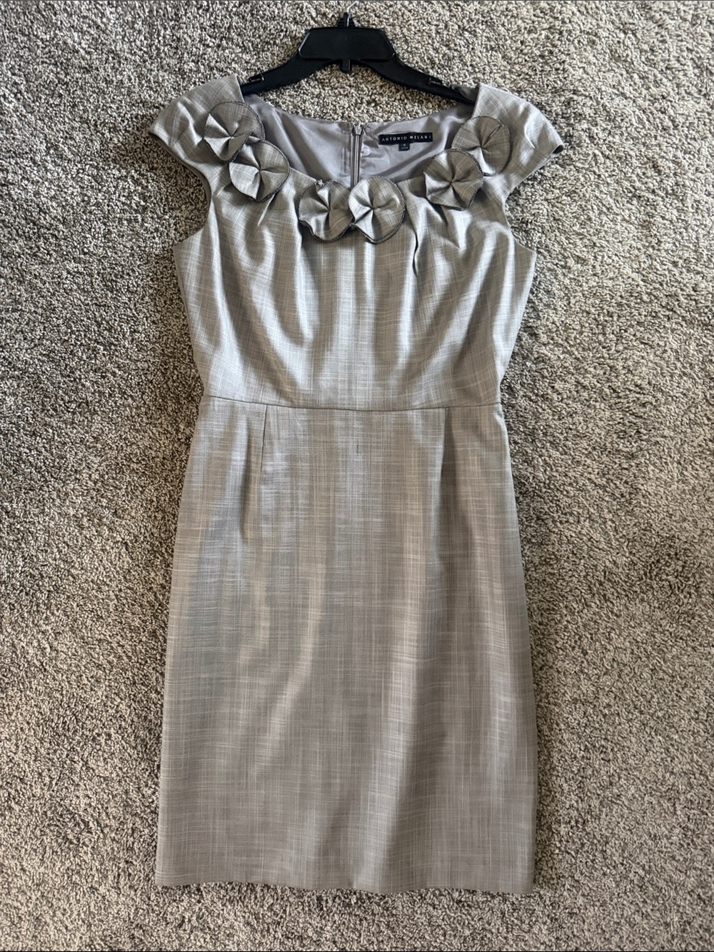ANTONIO MELANI Light Gray Floral-Appliqué Cap-Sleeve Sheath Dress